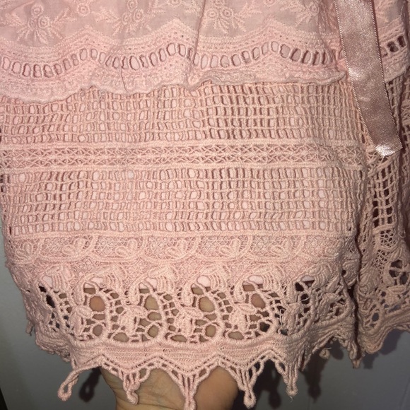 Pink lace shorts - Picture 2 of 4